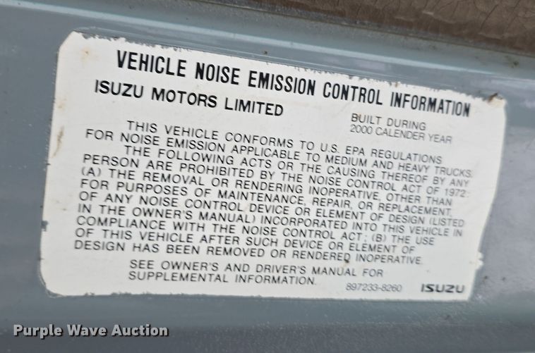 image for item DR3944 2001 Isuzu NPR refuse truck