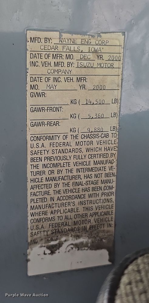 image for item DR3944 2001 Isuzu NPR refuse truck