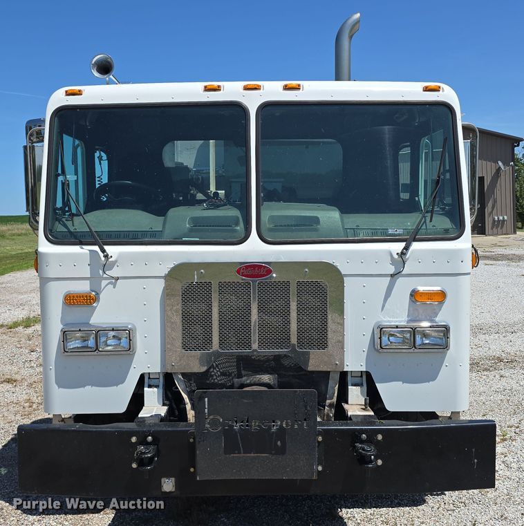 image for item DR3945 2016 Peterbilt 320 refuse truck