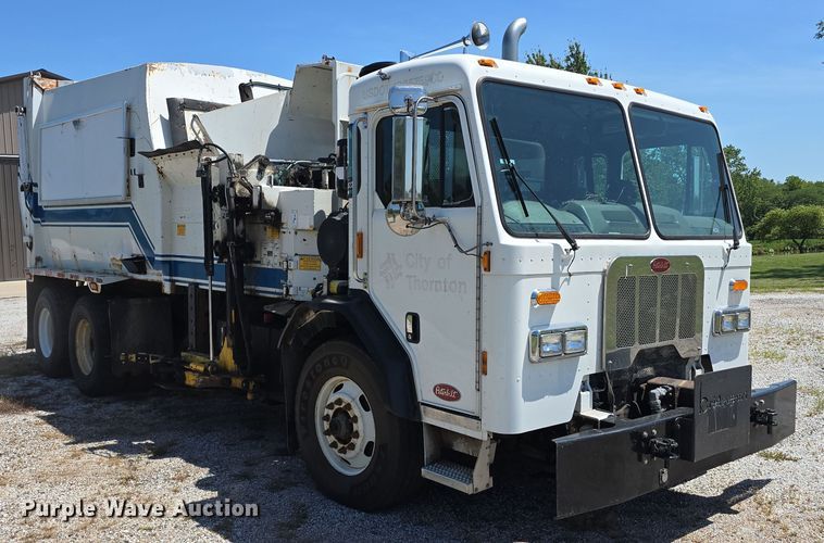 image for item DR3945 2016 Peterbilt 320 refuse truck