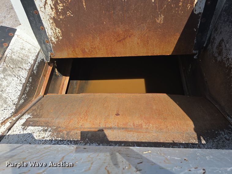 image for item DR3945 2016 Peterbilt 320 refuse truck