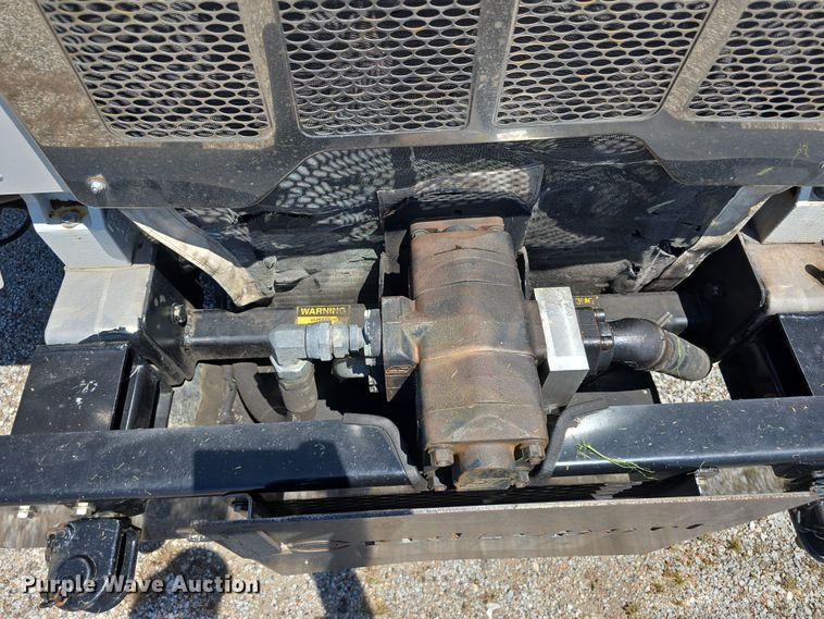 image for item DR3945 2016 Peterbilt 320 refuse truck