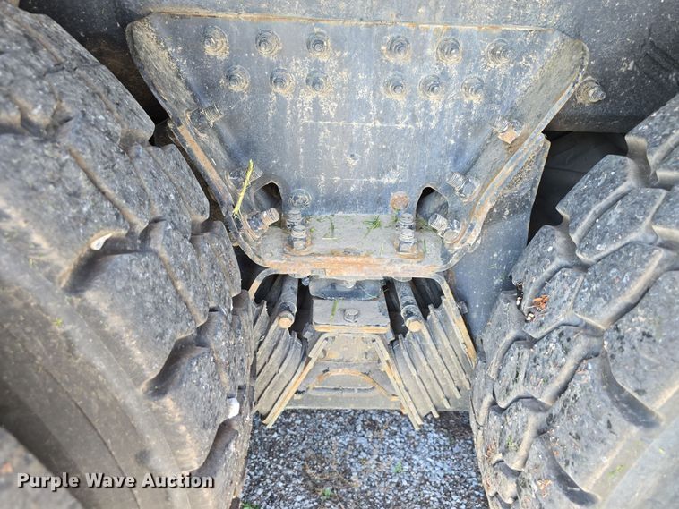 image for item DR3945 2016 Peterbilt 320 refuse truck