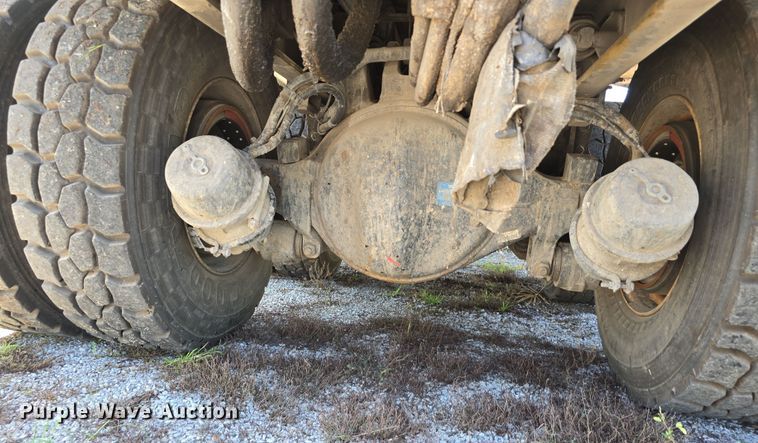 image for item DR3945 2016 Peterbilt 320 refuse truck