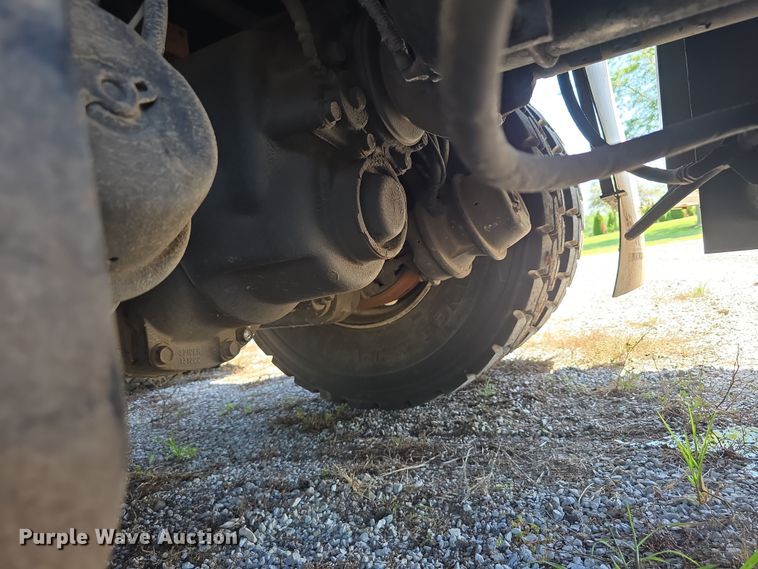 image for item DR3945 2016 Peterbilt 320 refuse truck