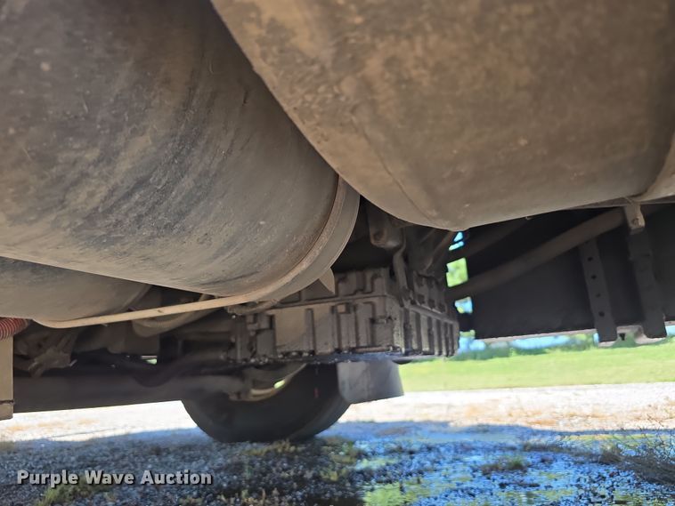 image for item DR3945 2016 Peterbilt 320 refuse truck