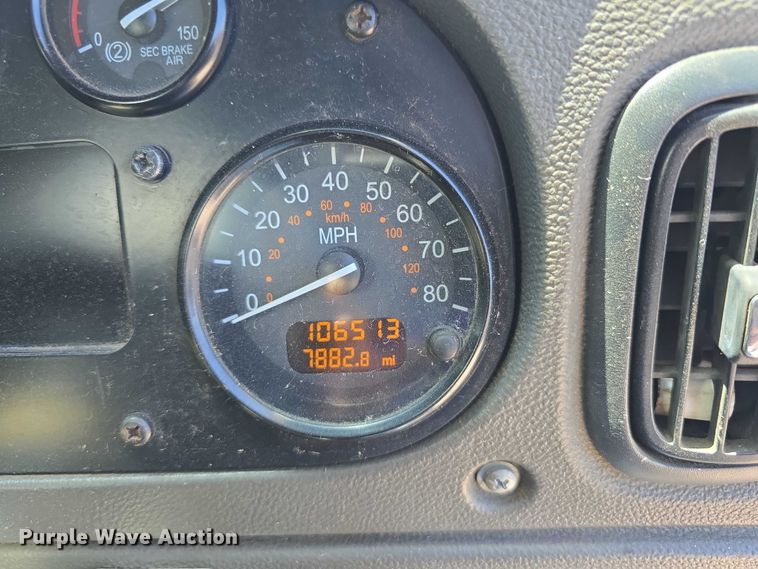 image for item DR3945 2016 Peterbilt 320 refuse truck