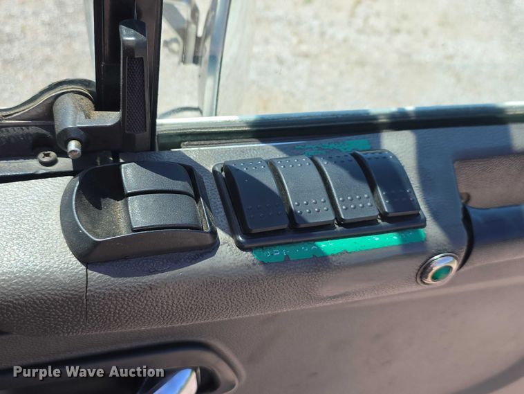 image for item DR3945 2016 Peterbilt 320 refuse truck