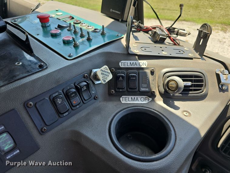 image for item DR3945 2016 Peterbilt 320 refuse truck