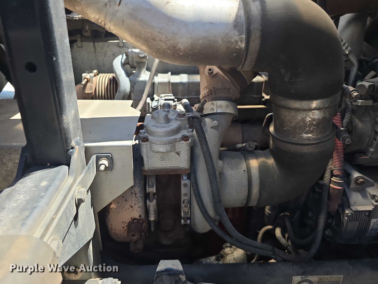 image for item DR3945 2016 Peterbilt 320 refuse truck