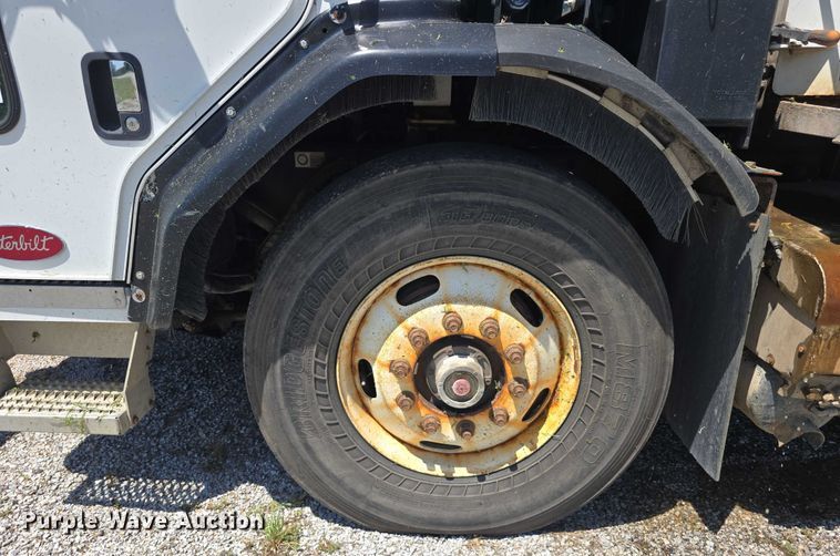 image for item DR3945 2016 Peterbilt 320 refuse truck