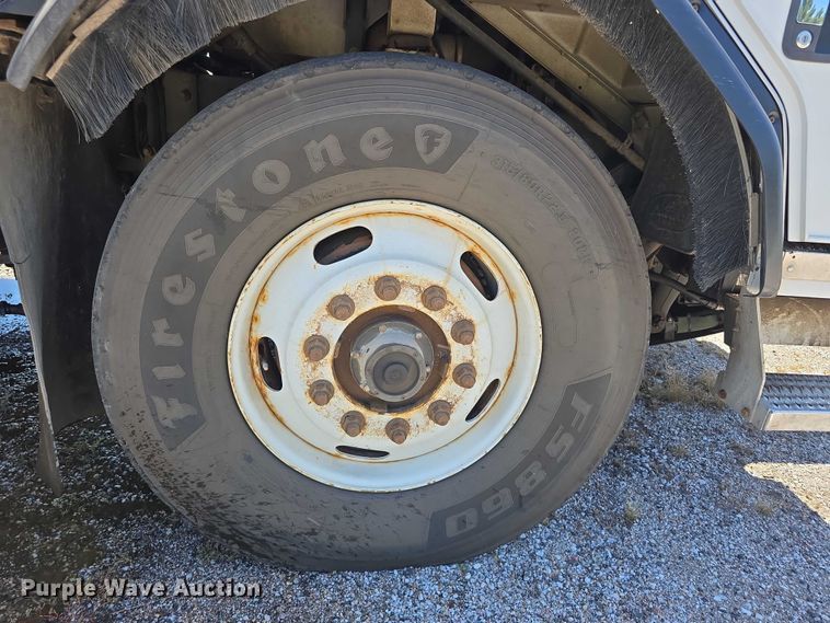 image for item DR3945 2016 Peterbilt 320 refuse truck