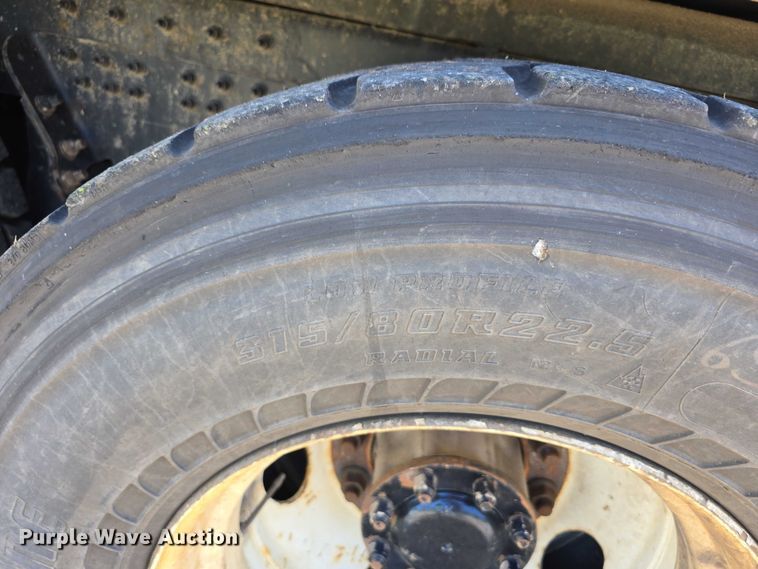 image for item DR3945 2016 Peterbilt 320 refuse truck