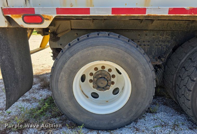 image for item DR3945 2016 Peterbilt 320 refuse truck