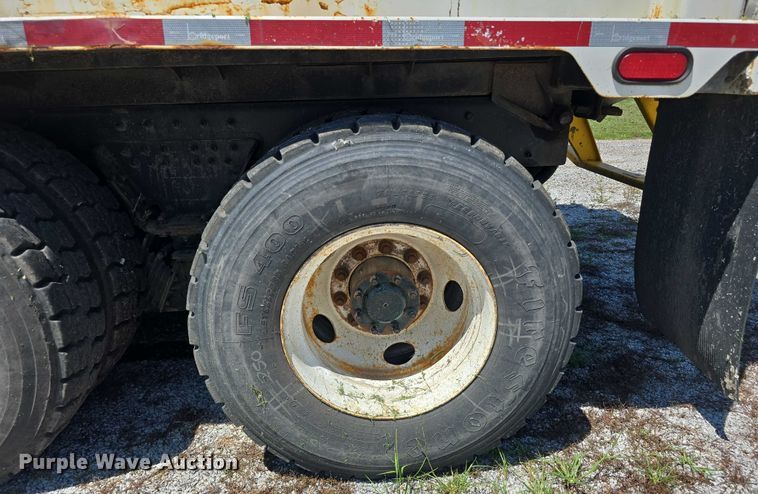 image for item DR3945 2016 Peterbilt 320 refuse truck