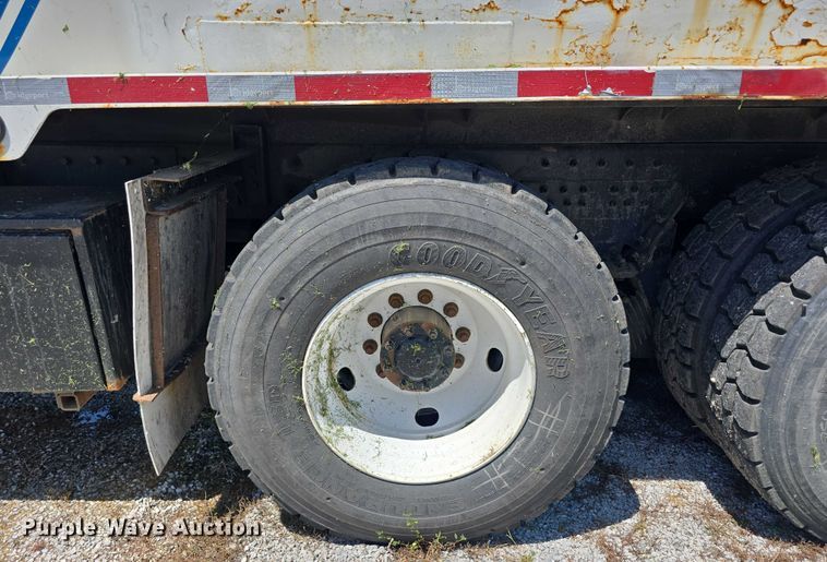 image for item DR3945 2016 Peterbilt 320 refuse truck