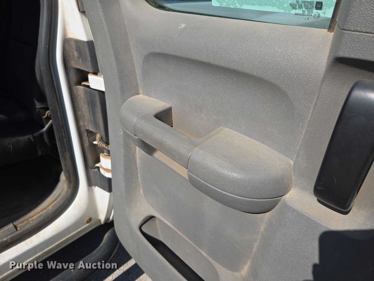 image for item DS3827 2013 Chevrolet Silverado 1500 Ext. Cab pickup truck