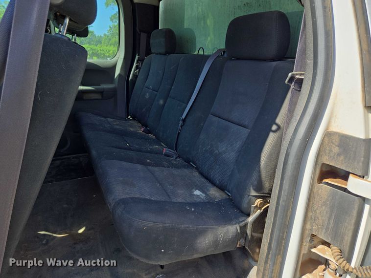 image for item DS3827 2013 Chevrolet Silverado 1500 Ext. Cab pickup truck