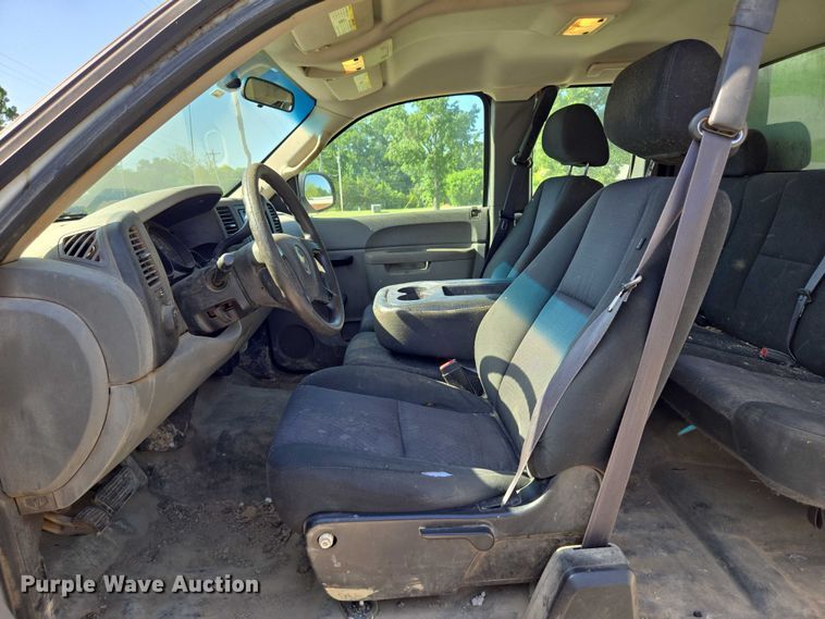 image for item DS3827 2013 Chevrolet Silverado 1500 Ext. Cab pickup truck