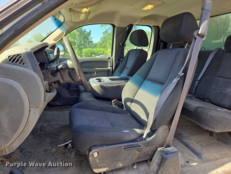 image for item DS3827 2013 Chevrolet Silverado 1500 Ext. Cab pickup truck