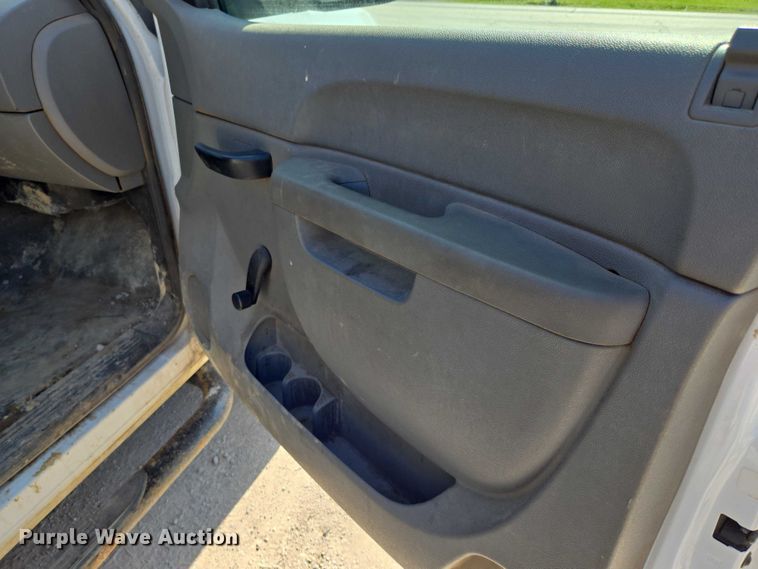 image for item DS3827 2013 Chevrolet Silverado 1500 Ext. Cab pickup truck