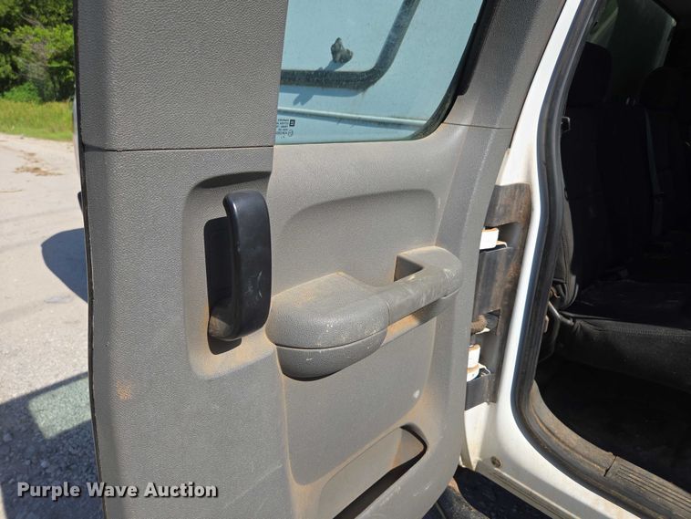 image for item DS3827 2013 Chevrolet Silverado 1500 Ext. Cab pickup truck