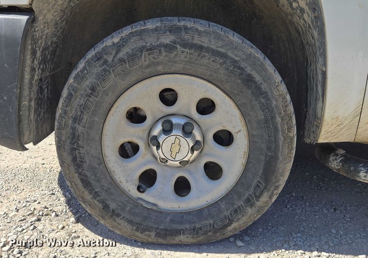 image for item DS3827 2013 Chevrolet Silverado 1500 Ext. Cab pickup truck