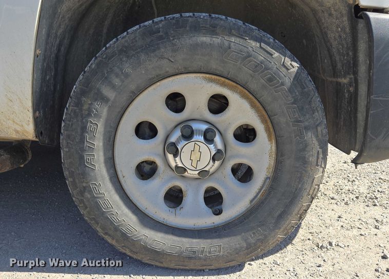 image for item DS3827 2013 Chevrolet Silverado 1500 Ext. Cab pickup truck