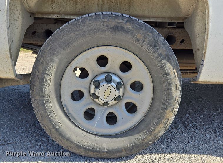 image for item DS3827 2013 Chevrolet Silverado 1500 Ext. Cab pickup truck