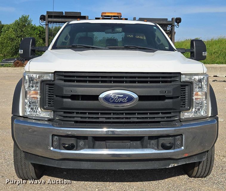 image for item DS3835 2017 Ford F550 Super Duty XL flatbed pickup truck