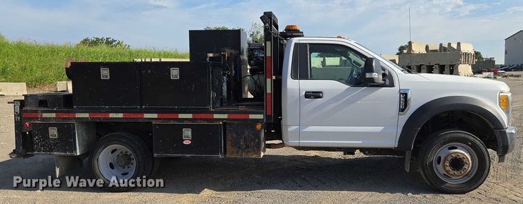 image for item DS3835 2017 Ford F550 Super Duty XL flatbed pickup truck