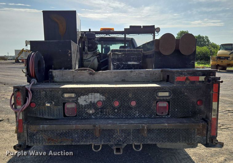 image for item DS3835 2017 Ford F550 Super Duty XL flatbed pickup truck