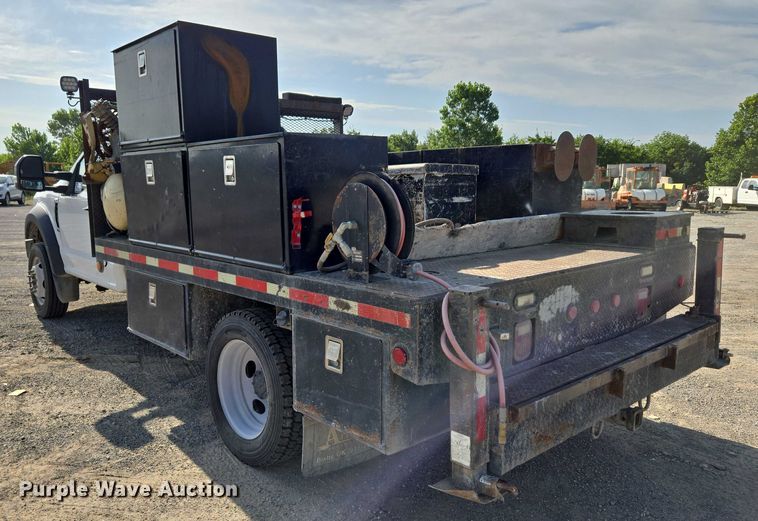 image for item DS3835 2017 Ford F550 Super Duty XL flatbed pickup truck