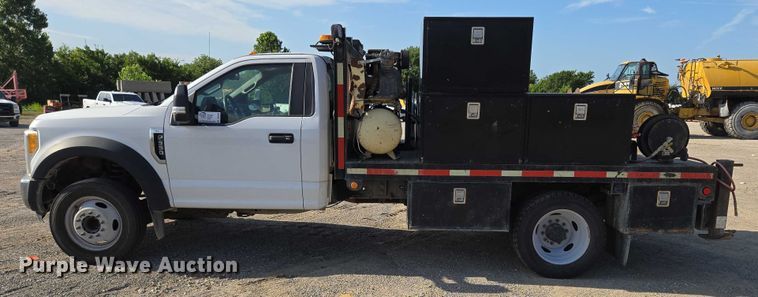 image for item DS3835 2017 Ford F550 Super Duty XL flatbed pickup truck