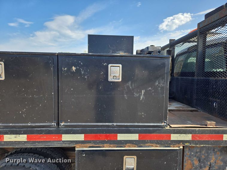 image for item DS3835 2017 Ford F550 Super Duty XL flatbed pickup truck