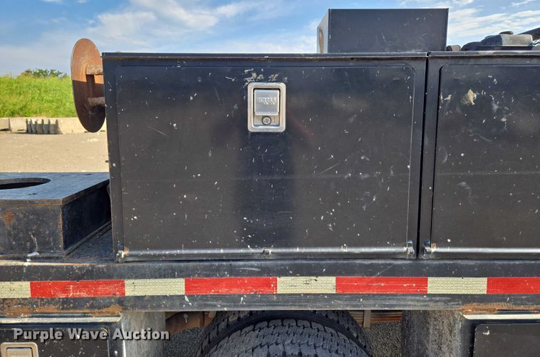 image for item DS3835 2017 Ford F550 Super Duty XL flatbed pickup truck