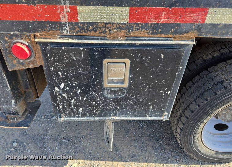 image for item DS3835 2017 Ford F550 Super Duty XL flatbed pickup truck