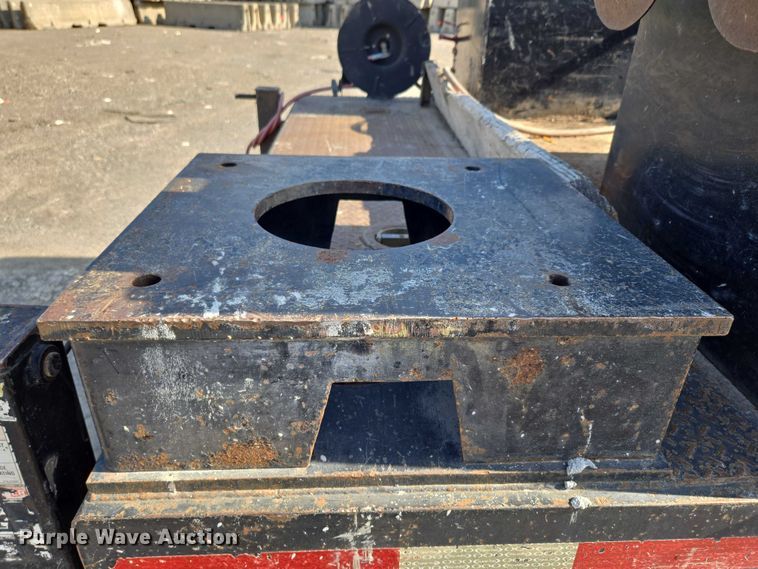 image for item DS3835 2017 Ford F550 Super Duty XL flatbed pickup truck