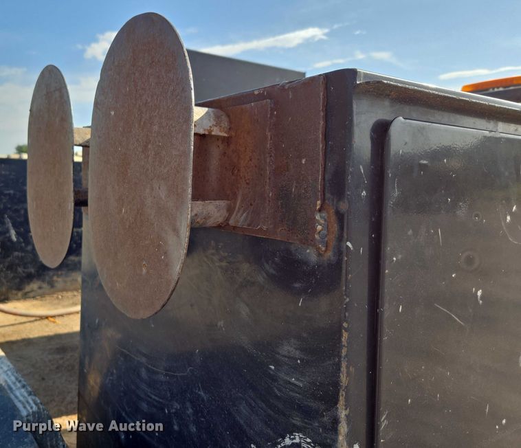 image for item DS3835 2017 Ford F550 Super Duty XL flatbed pickup truck