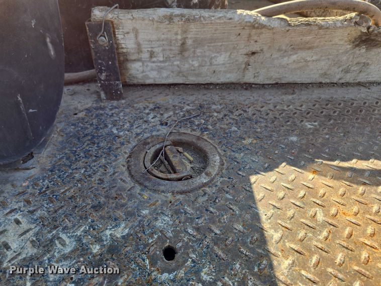 image for item DS3835 2017 Ford F550 Super Duty XL flatbed pickup truck