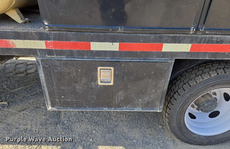 image for item DS3835 2017 Ford F550 Super Duty XL flatbed pickup truck