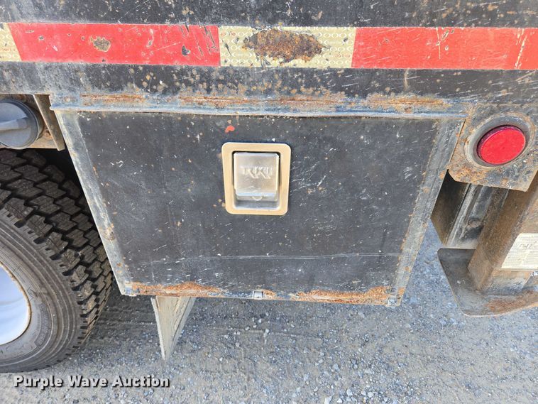 image for item DS3835 2017 Ford F550 Super Duty XL flatbed pickup truck