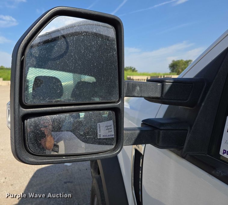 image for item DS3835 2017 Ford F550 Super Duty XL flatbed pickup truck