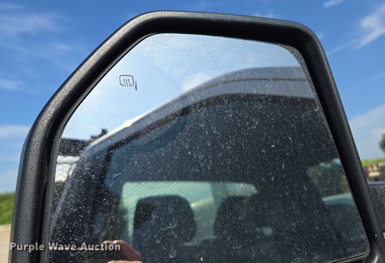 image for item DS3835 2017 Ford F550 Super Duty XL flatbed pickup truck