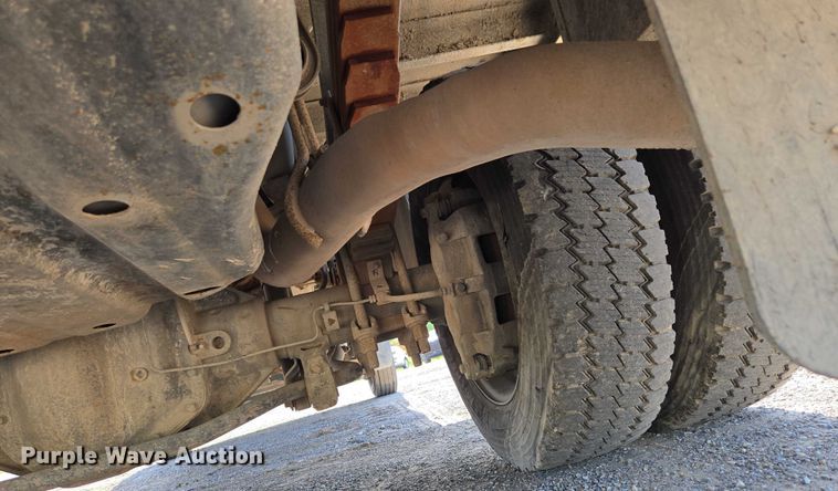 image for item DS3835 2017 Ford F550 Super Duty XL flatbed pickup truck