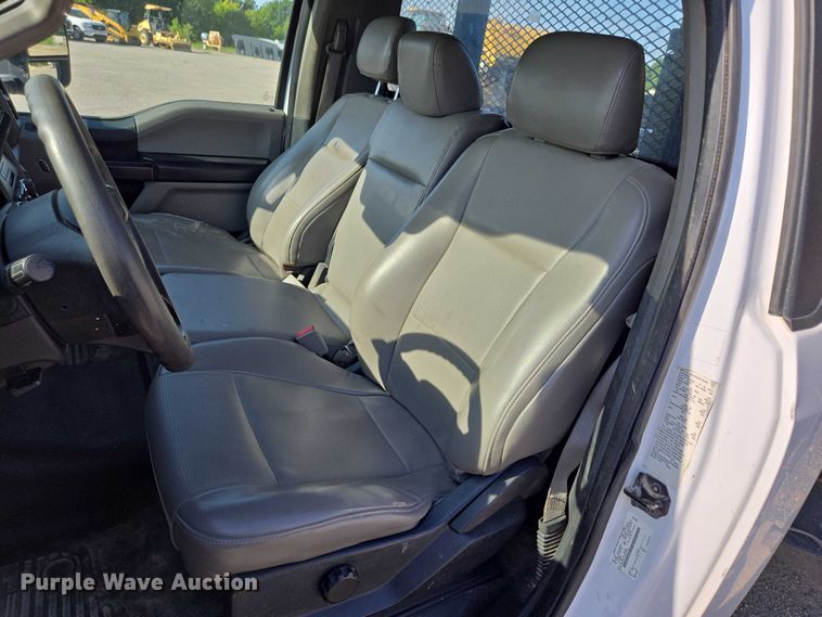 image for item DS3835 2017 Ford F550 Super Duty XL flatbed pickup truck