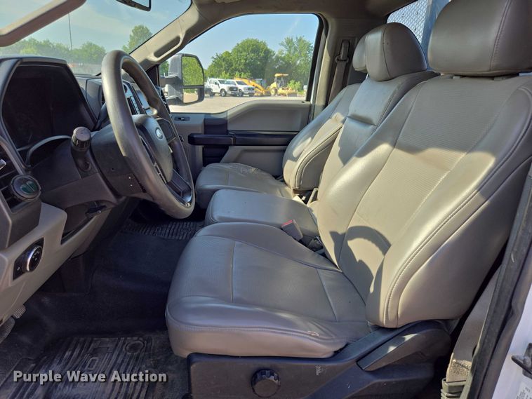 image for item DS3835 2017 Ford F550 Super Duty XL flatbed pickup truck