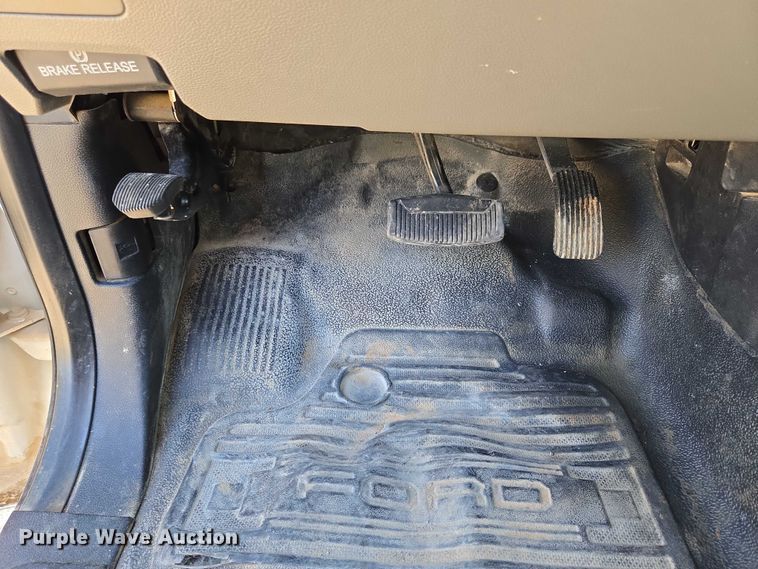 image for item DS3835 2017 Ford F550 Super Duty XL flatbed pickup truck