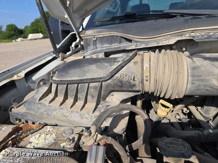 image for item DS3835 2017 Ford F550 Super Duty XL flatbed pickup truck