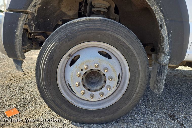 image for item DS3835 2017 Ford F550 Super Duty XL flatbed pickup truck